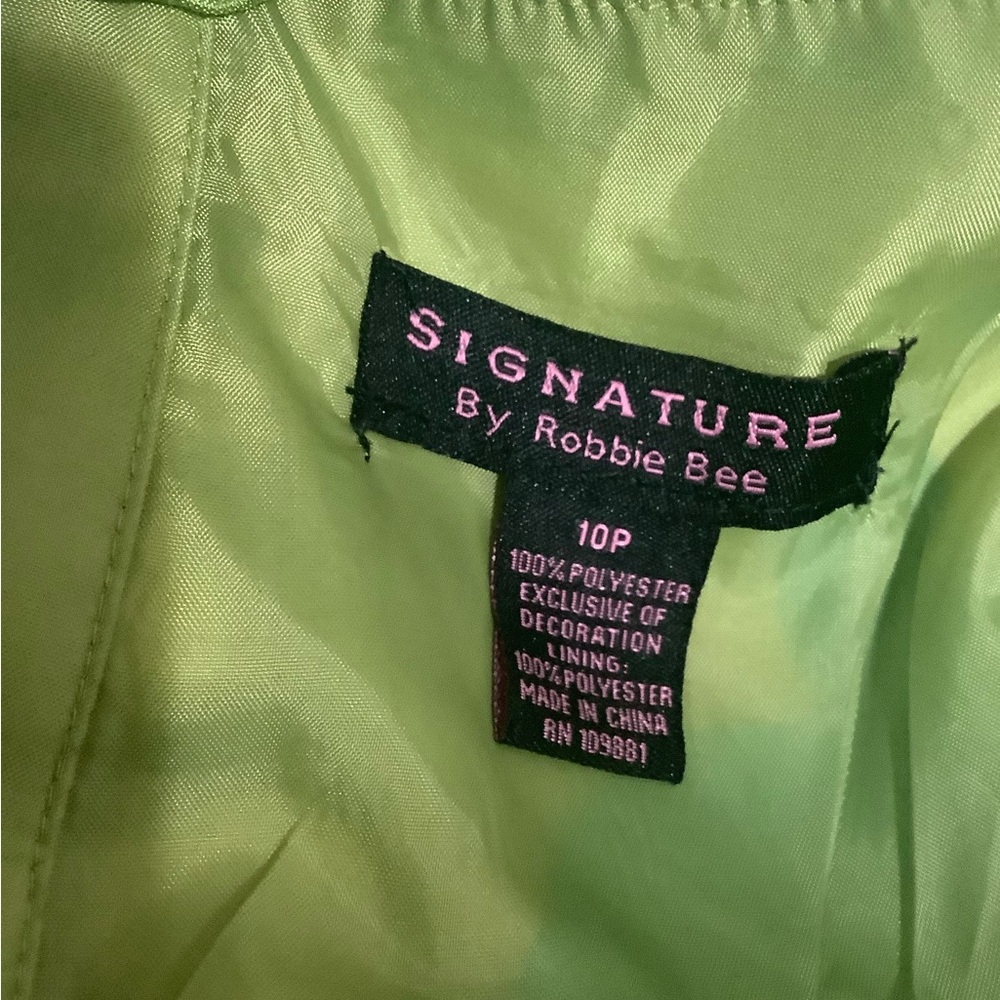 Signature dress - Picture 9 of 9
